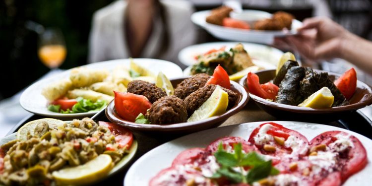 Women who follow Mediterranean diet live longer