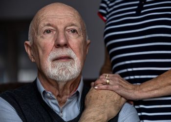 Alzheimer’s disease indicators track with biological changes in brain, study finds