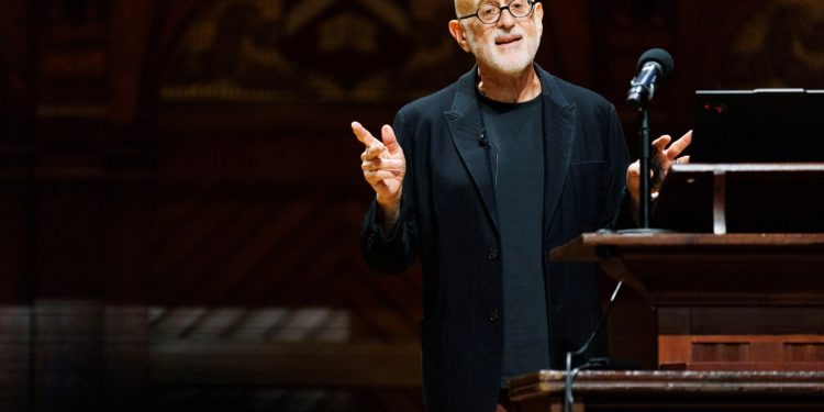 What science says about Mom’s happiness advice